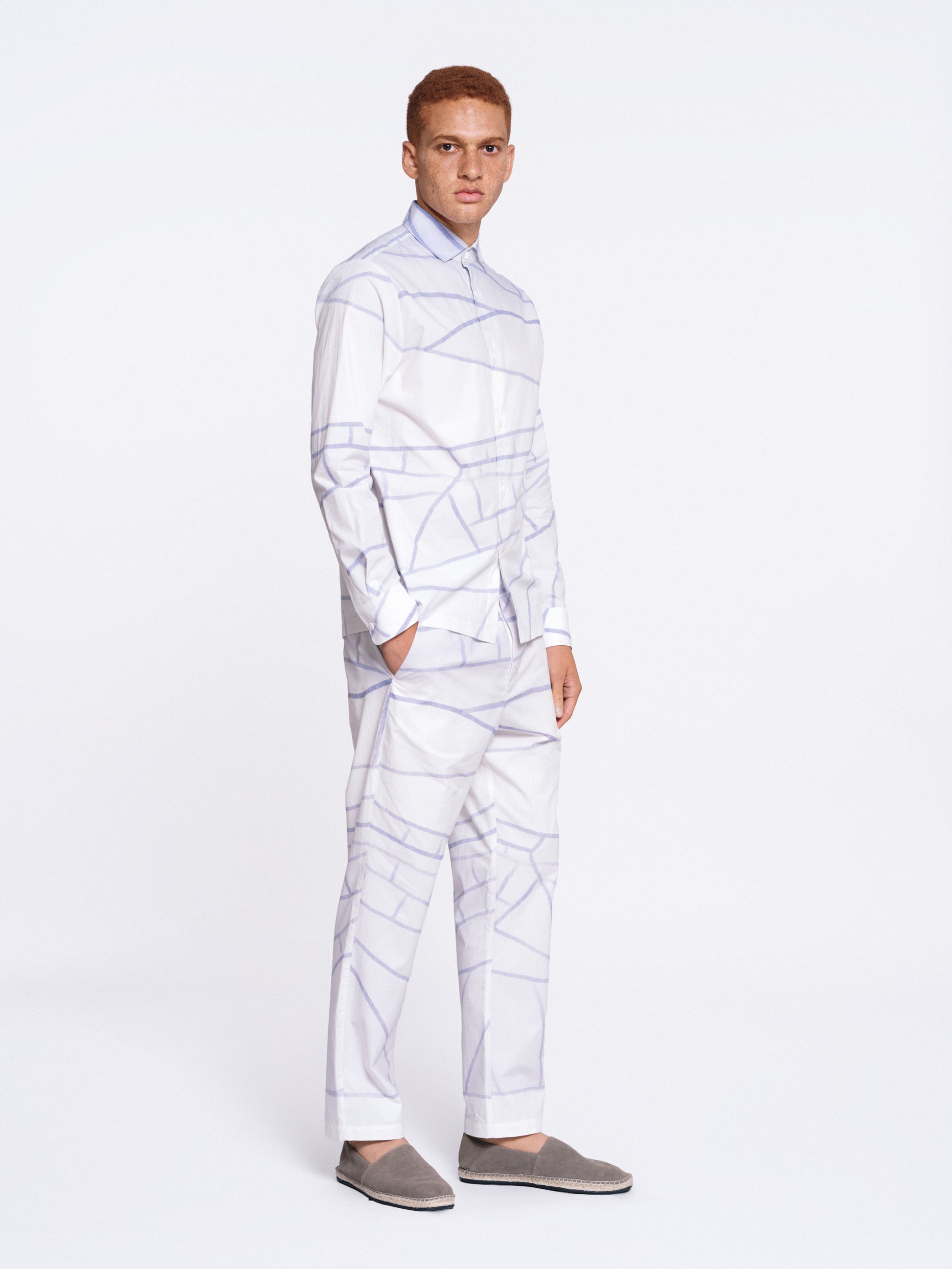 Off White / Blue